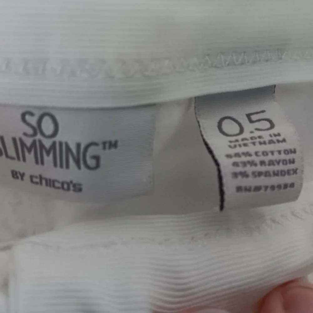 SO‎ Slimming White Denim Jeans  by Chico's Size 0.5